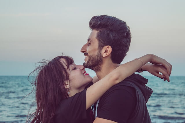 Are You In A Romantic Friendship With Someone? 10 Likely Signs